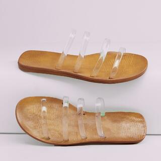 Прозрачные сандалии на плоской подошве