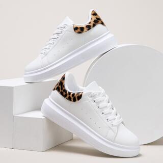 Туфли на шнурках с леопардовым узором